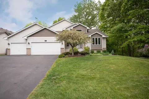 601 Sterling St S, Maplewood, MN 55119