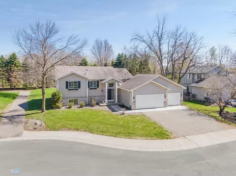 1521 Woodlawn Cir, Waconia, MN 55387
