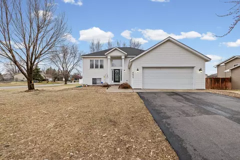 4655 Pond View Dr, Big Lake, MN 55309