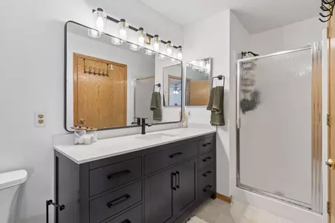Bath - 4125 Ruby Ln, Eagan, MN 55122 photo 1 of 2