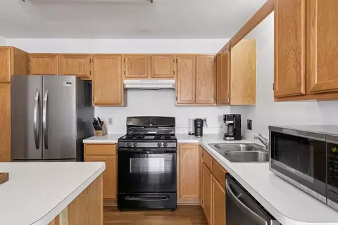 Kitchen - 4125 Ruby Ln, Eagan, MN 55122 photo 2 of 5