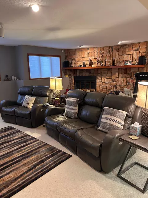 Living - 503 Brook Ln, Saint Cloud, MN 56301 photo 5 of 10