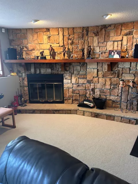 Living - 503 Brook Ln, Saint Cloud, MN 56301 photo 6 of 10