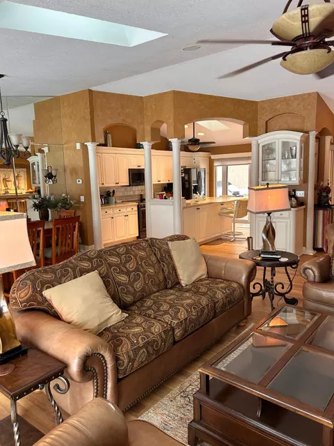 Living - 503 Brook Ln, Saint Cloud, MN 56301 photo 3 of 10