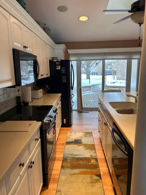 Kitchen - 503 Brook Ln, Saint Cloud, MN 56301 photo 4 of 8