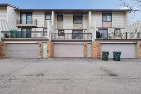 13613 Heather Hills Dr, Burnsville, MN 55337