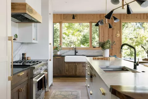 Kitchen - 175 Lakeview Ave, Tonka Bay, MN 55331 photo 6 of 8