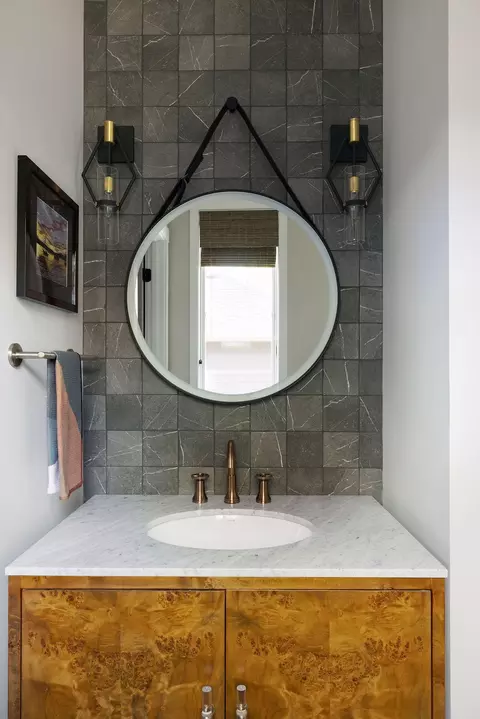 Bath - 175 Lakeview Ave, Tonka Bay, MN 55331 photo 4 of 5