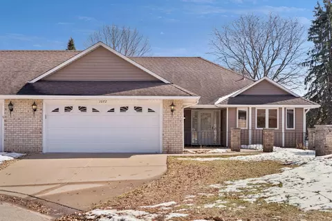 1072 Serene Ct, Shoreview, MN 55126