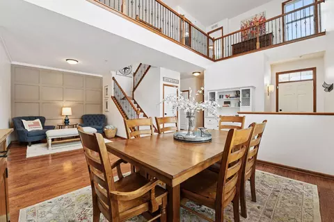 1968 Lincoln Ln, Chanhassen, MN 55317