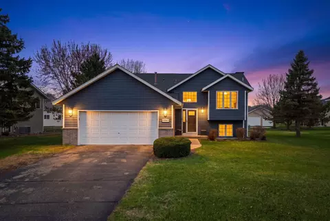 19941 Calgary Trl, Farmington, MN 55024