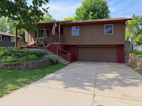 1334 17th St W, Hastings, MN 55033