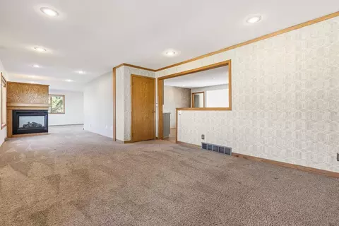 Living - 509 Cottage Ave, Hendricks, MN 56136 photo 4 of 14