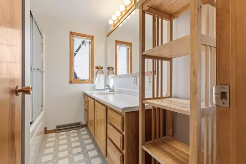 Bath - 509 Cottage Ave, Hendricks, MN 56136 photo 9 of 10