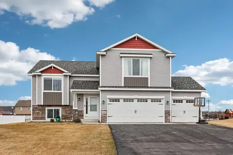 8542 Ebben Cir NE, Monticello, MN 55362