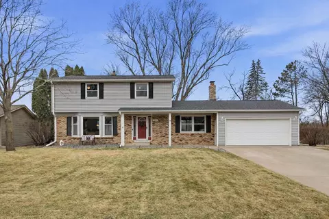 3713 Sun Ter, White Bear Lake, MN 55110