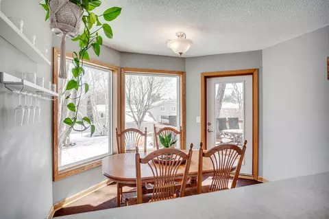 Dining - 4222 Yorktown Dr, Eagan, MN 55123 photo 3 of 3