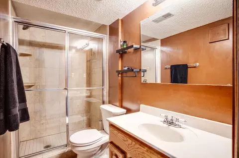 Bath - 4222 Yorktown Dr, Eagan, MN 55123 photo 3 of 3