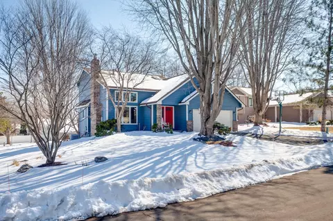 4222 Yorktown Dr, Eagan, MN 55123