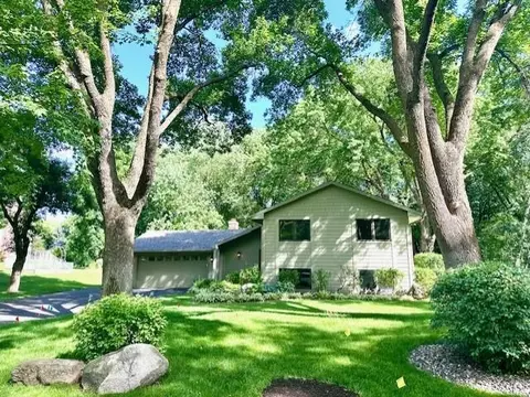 13305 Stone Rd, Minnetonka, MN 55305