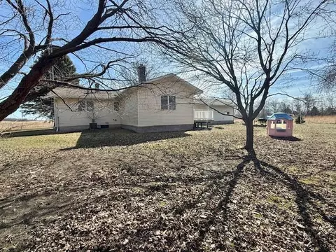 Exterior - 475 E Csah 10, Vesta, MN 56292 photo 4 of 6