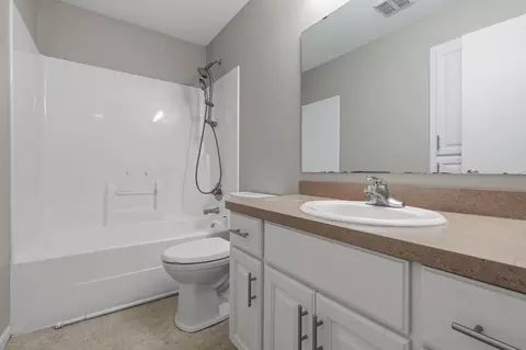 Bath - 407 Orleans Ct N, Champlin, MN 55316 photo 5 of 6