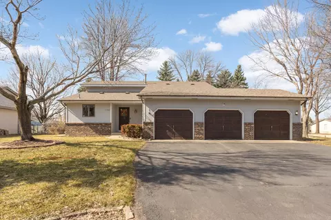 1182 Limestone Dr S, Shakopee, MN 55379