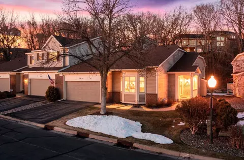 1454 Summit Shores Dr, Burnsville, MN 55306