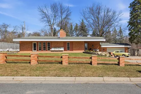 130 Fairlawn Ave E, Winsted, MN 55395