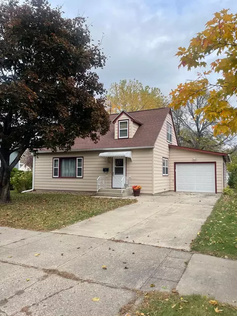 919 Douglas St, Alexandria, MN 56308