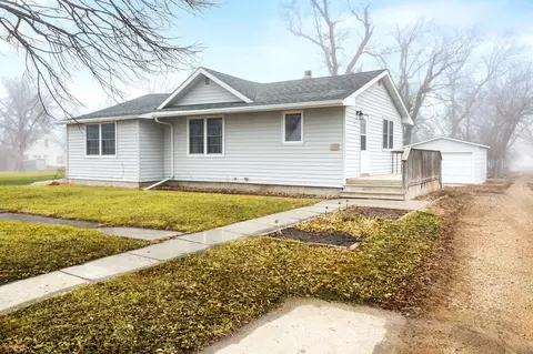 424 4th St SE, Hope, ND 58046