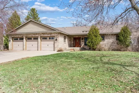 1638 Celia Rd, Mendota Heights, MN 55118