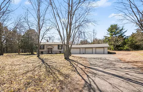 4350 218th Ave NW, Oak Grove, MN 55303