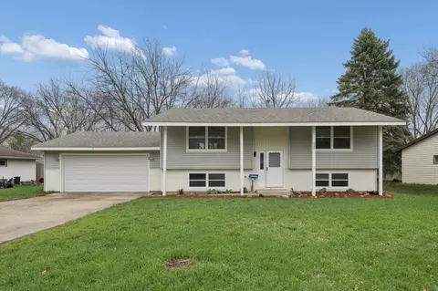 520 8th Ave NW, Waseca, MN 56093