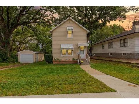 414 3rd St NE, Waseca, MN 56093 photo 2