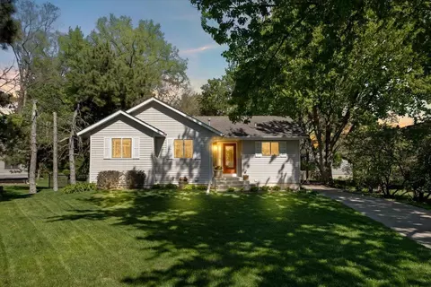 3210 Scott Ave N, Golden Valley, MN 55422