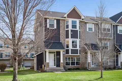 11890 Emery Village Dr N, Champlin, MN 55316