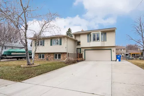 1901 18th St S, Fargo, ND 58103
