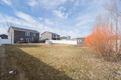 Exterior - 293 Redwood Dr, Mapleton, ND 58059 photo 5 of 9