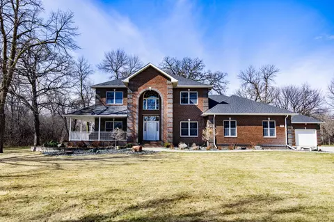 249 Chestnut Dr, Horace, ND 58047