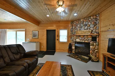 Living - n5020 Red Pine Tr, Spooner, WI 54801 photo 8 of 10