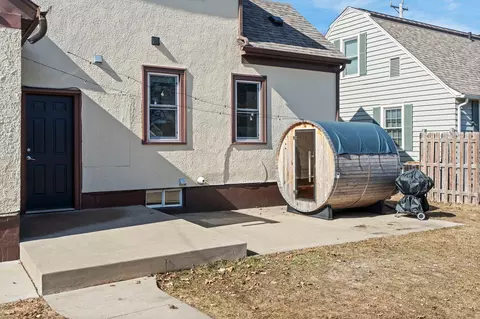 Exterior - 1120 8th Ave N, Saint Cloud, MN 56303 photo 5 of 11