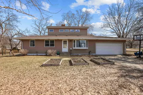 5492 Altura Rd NE, Fridley, MN 55421