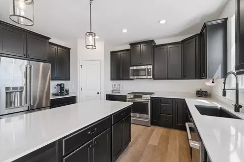 Kitchen - 6615 Bluestem Way, Excelsior, MN 55331 photo 4 of 4