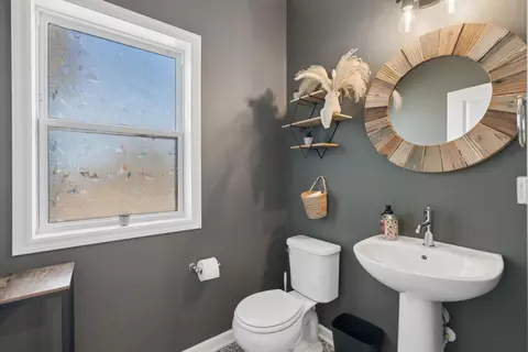 Bath - 6615 Bluestem Way, Excelsior, MN 55331 photo 1 of 3