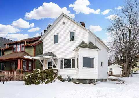 1027 E 9th St, Duluth, MN 55805