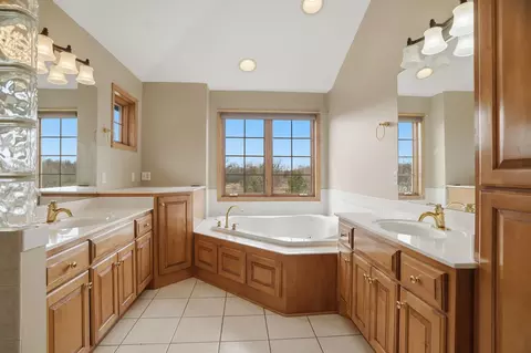 Bath - 3050 Becker Rd, Independence, MN 55359 photo 1 of 3