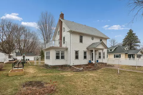 508 N Hennepin St, Winthrop, MN 55396