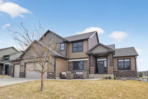 1998 Esther Ln SW, Rochester, MN 55902