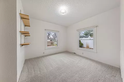Bedroom - 1172 6th Ave SW, Faribault, MN 55021 photo 3 of 4